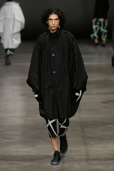 Look 24